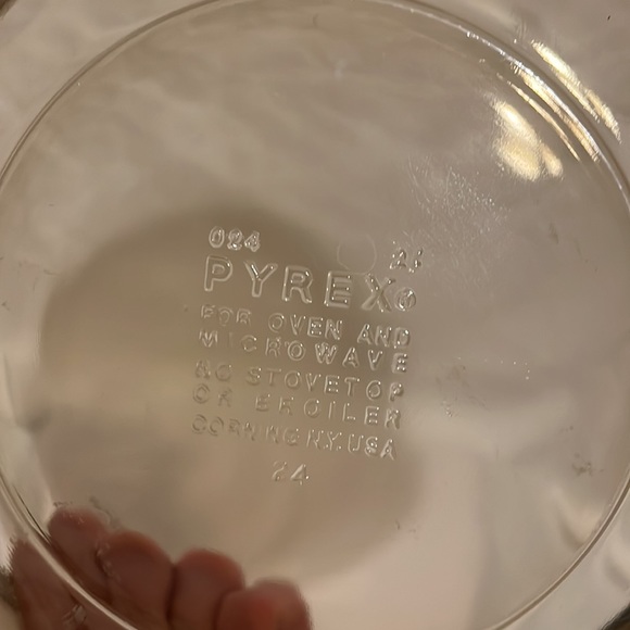 Brown Pyrex baking dish - Picture 4 of 5